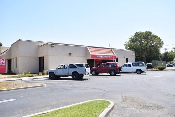 Bank of America-Hanford, CA: 180 N Redington St, Hanford, CA 93230